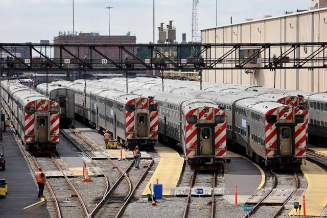 马斯克一句大实话，把美国高铁底裤扒光了：中国凭啥超过我们？