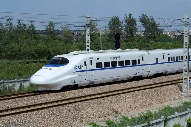 马斯克一句大实话，把美国高铁底裤扒光了：中国凭啥超过我们？