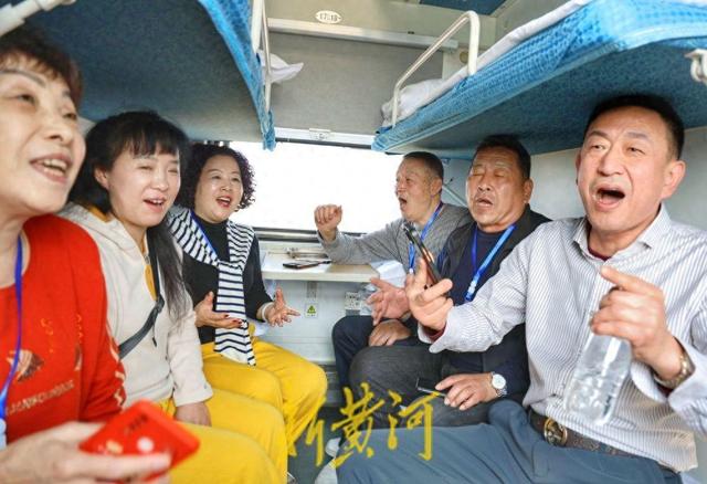 开启春游踏青之旅！2025年山东首趟银发旅游专列启程