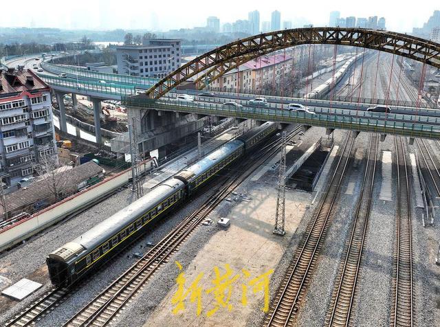 开启春游踏青之旅！2025年山东首趟银发旅游专列启程