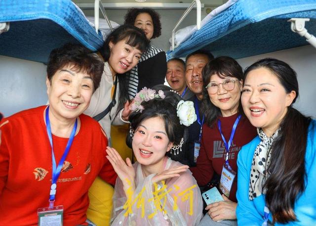 开启春游踏青之旅！2025年山东首趟银发旅游专列启程