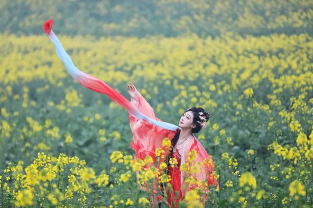 加挂车厢！开往这座小城的“赏花列车”，火了