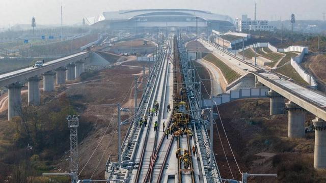 沪渝蓉沿江高铁建设迎新 全线通车后成都6个多小时飙拢上海