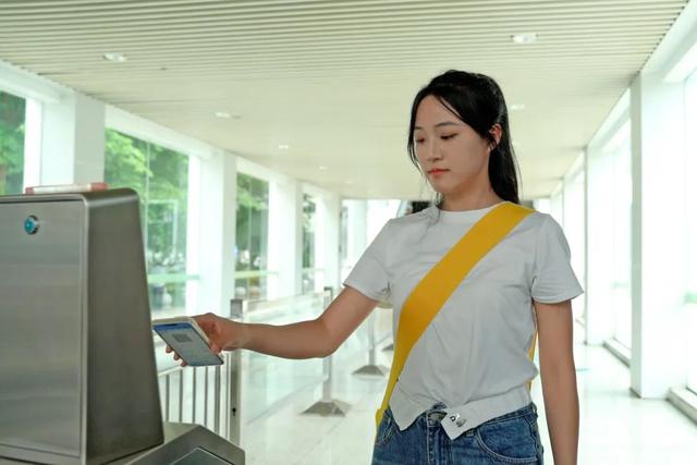 世界首条环岛高铁，累计运输旅客超3亿人次！