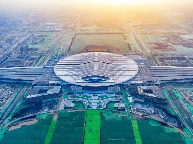 中国十大高铁车站最新排行来了，车站越建越大是实际需要还是摆阔
