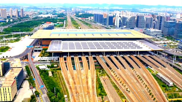 中国十大高铁车站最新排行来了，车站越建越大是实际需要还是摆阔