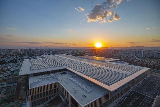 中国十大高铁车站最新排行来了，车站越建越大是实际需要还是摆阔