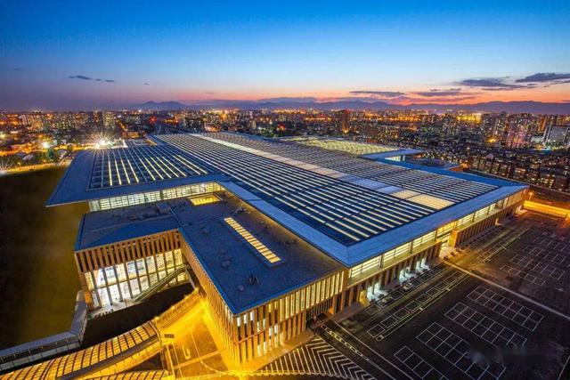 中国十大高铁车站最新排行来了，车站越建越大是实际需要还是摆阔