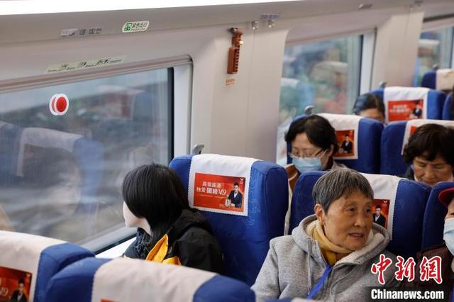 长三角春游首趟赏花旅游列车从上海启程