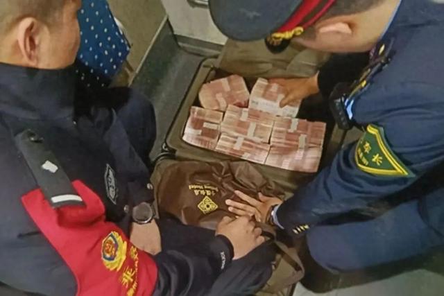 坐火车遗失物品怎么办？这样做快速找回→