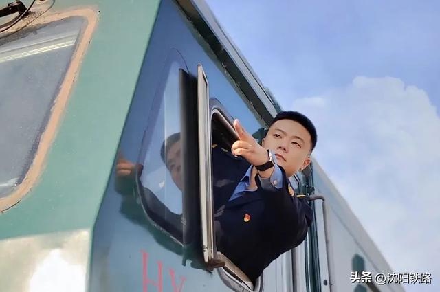 从新职学员蜕变成火车司机，拢共分几步？