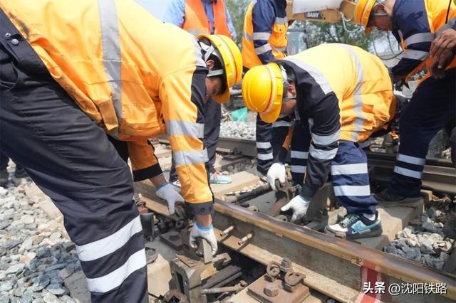 给转辙机“做手术”，拢共分几步？