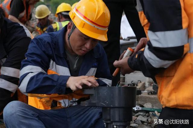 给转辙机“做手术”，拢共分几步？